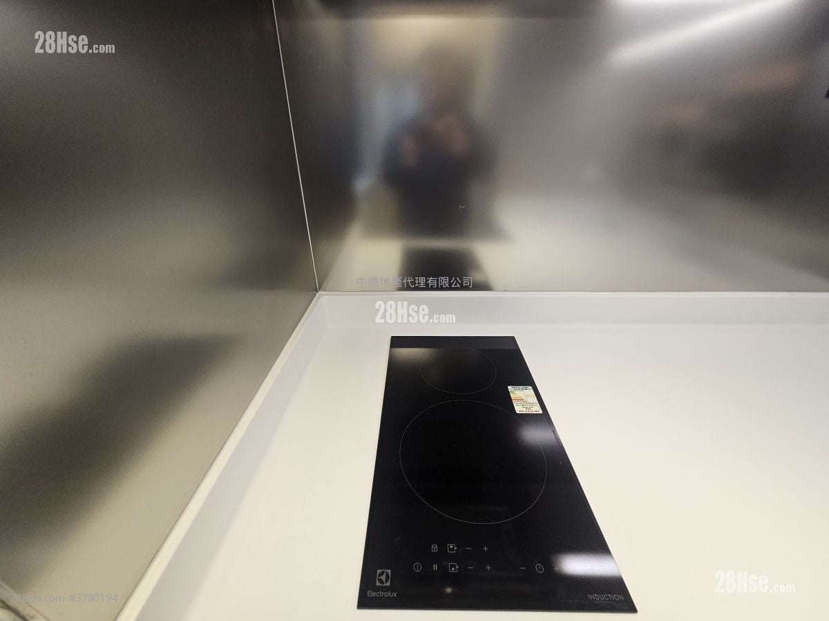 Bright Moon Rental 1 Bedroom , 1 Bathroom 337 ft²