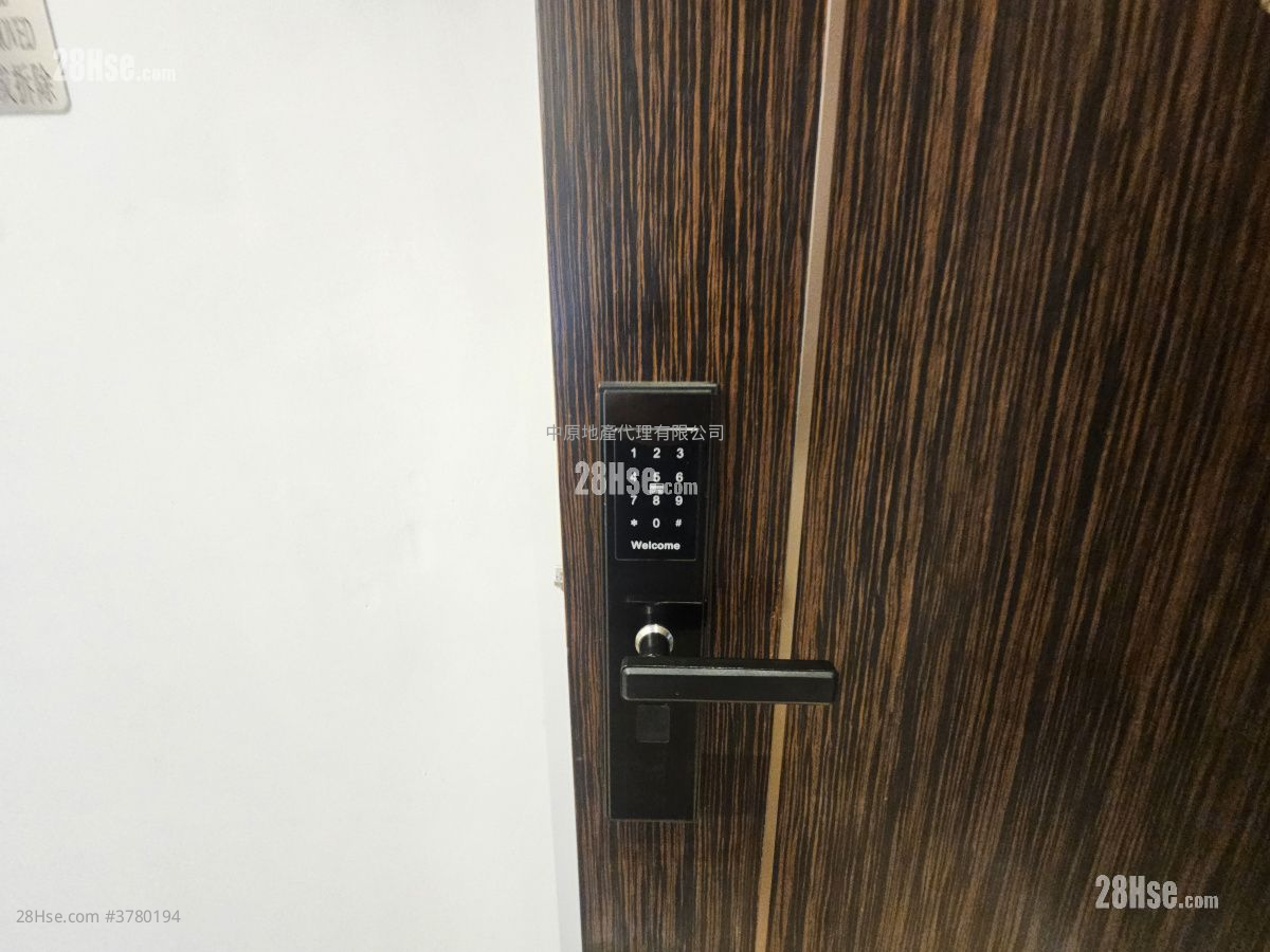 Bright Moon Rental 1 Bedroom , 1 Bathroom 337 ft²