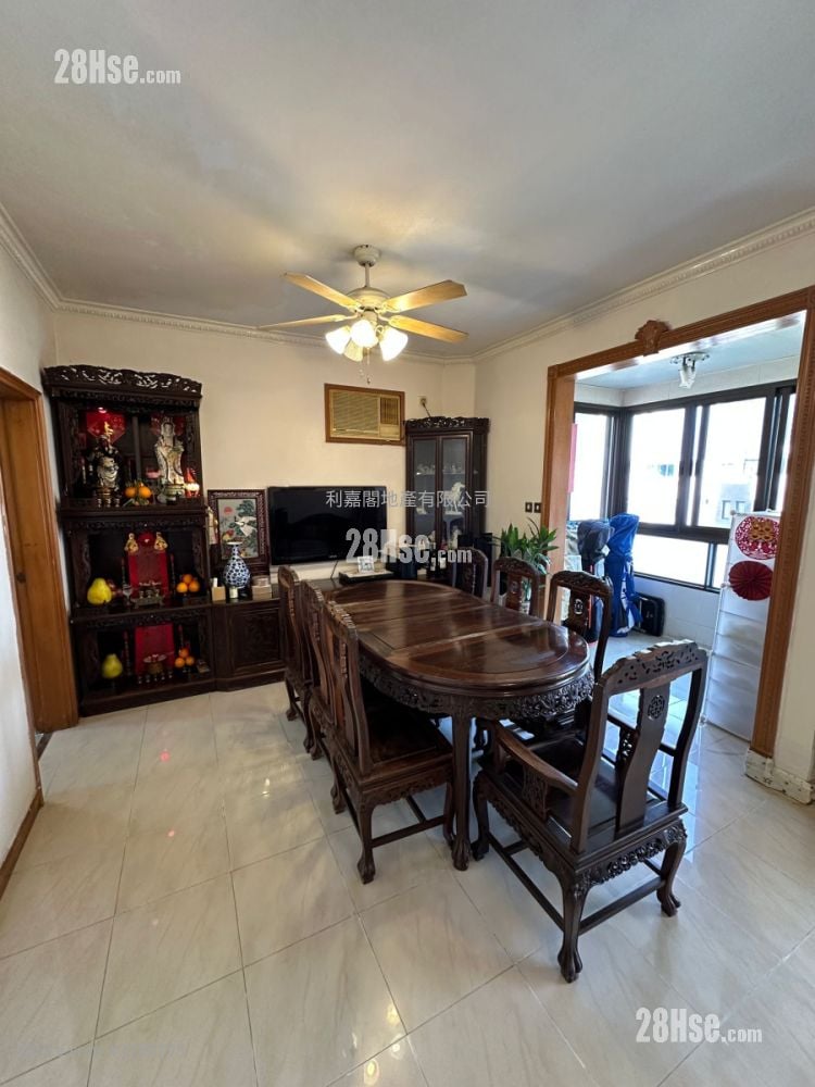 Rosary Villas Sell 3 Bedrooms , 2 Bathrooms 1,431 ft²