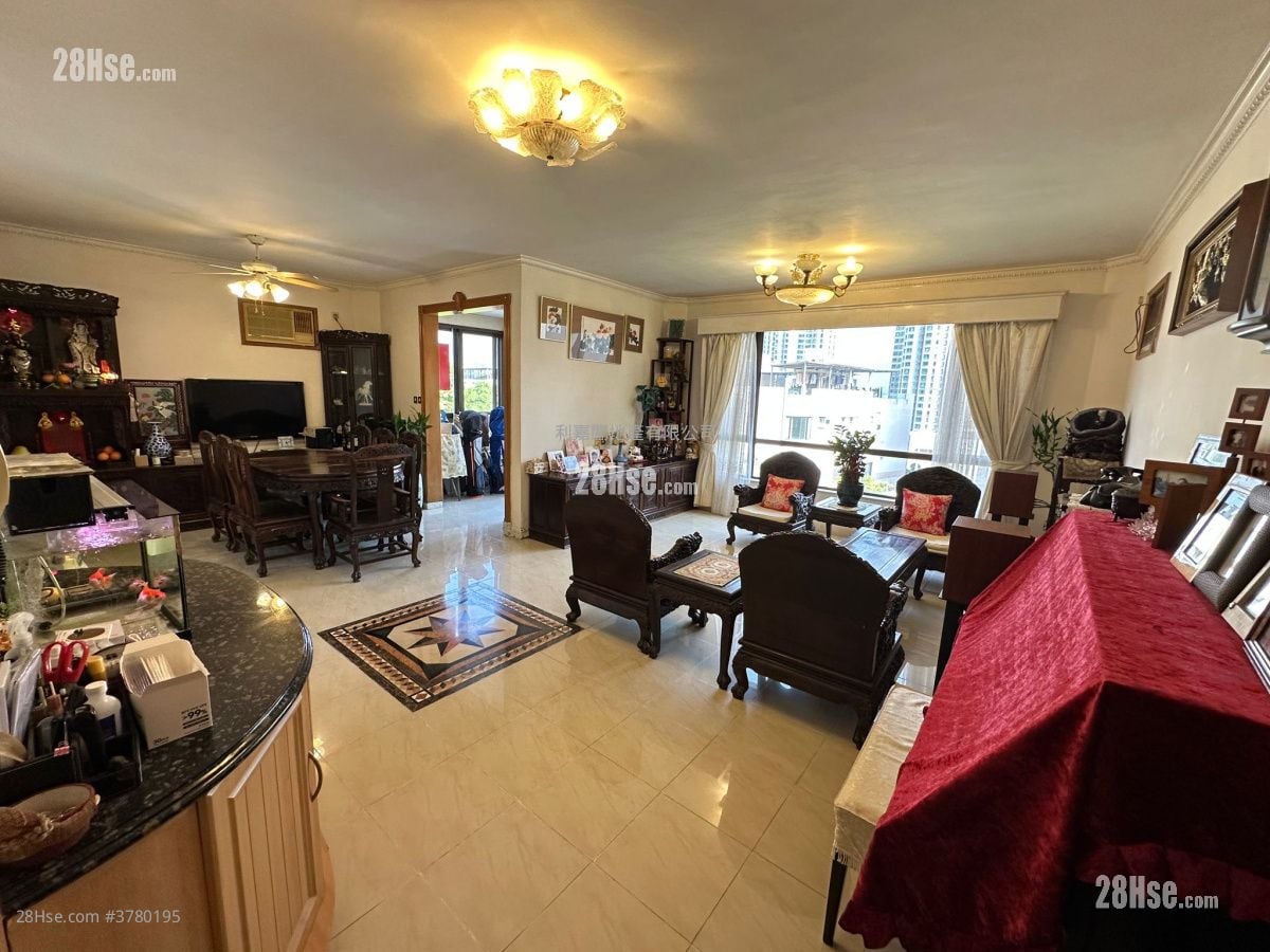 Rosary Villas Sell 3 Bedrooms , 2 Bathrooms 1,431 ft²