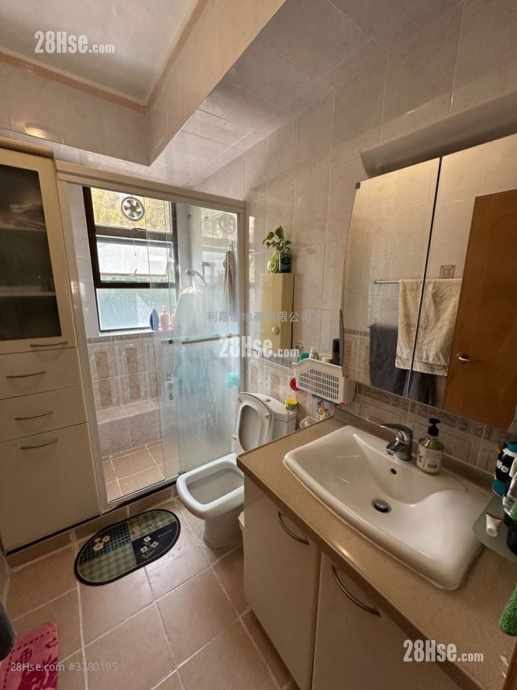 Rosary Villas Sell 3 Bedrooms , 2 Bathrooms 1,431 ft²