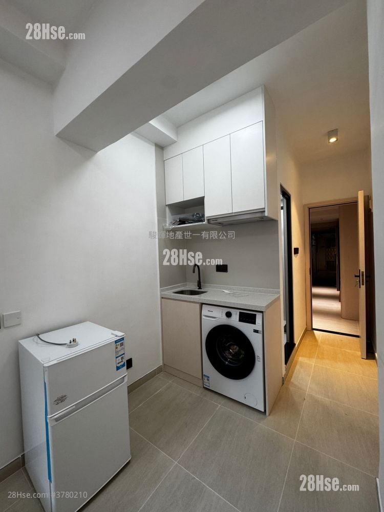 Burlington House Rental Studio , 1 Bathroom 180 ft²