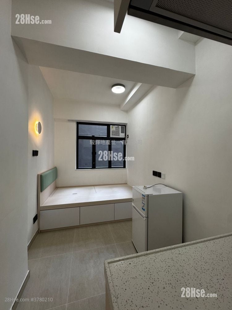 Burlington House Rental Studio , 1 Bathroom 180 ft²