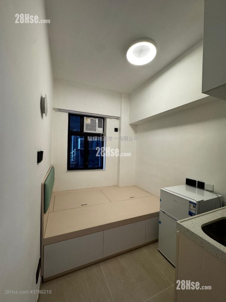 Burlington House Rental Studio , 1 Bathroom 180 ft²