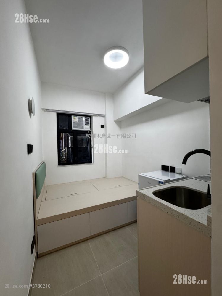 Burlington House Rental Studio , 1 Bathroom 180 ft²