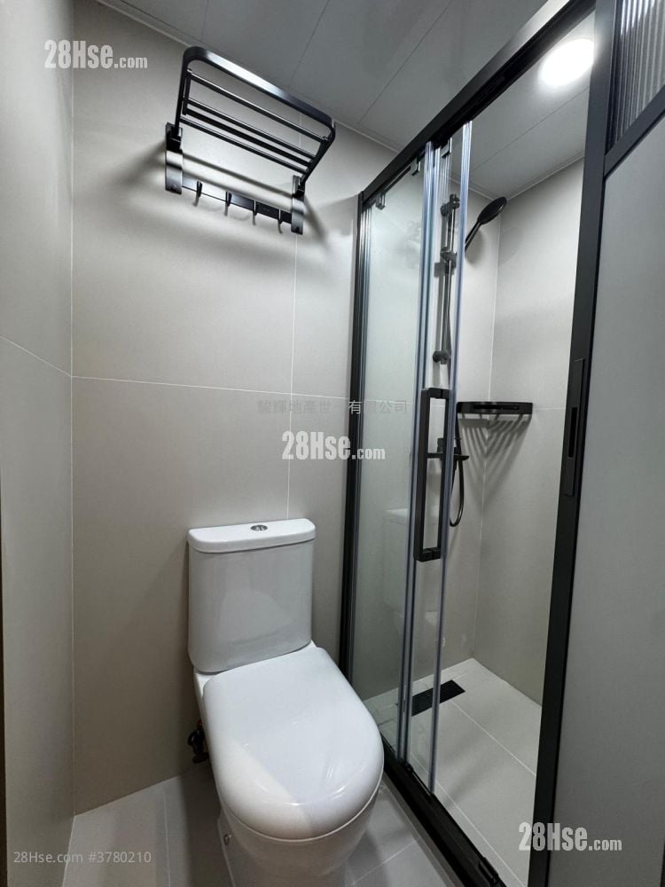 Burlington House Rental Studio , 1 Bathroom 180 ft²