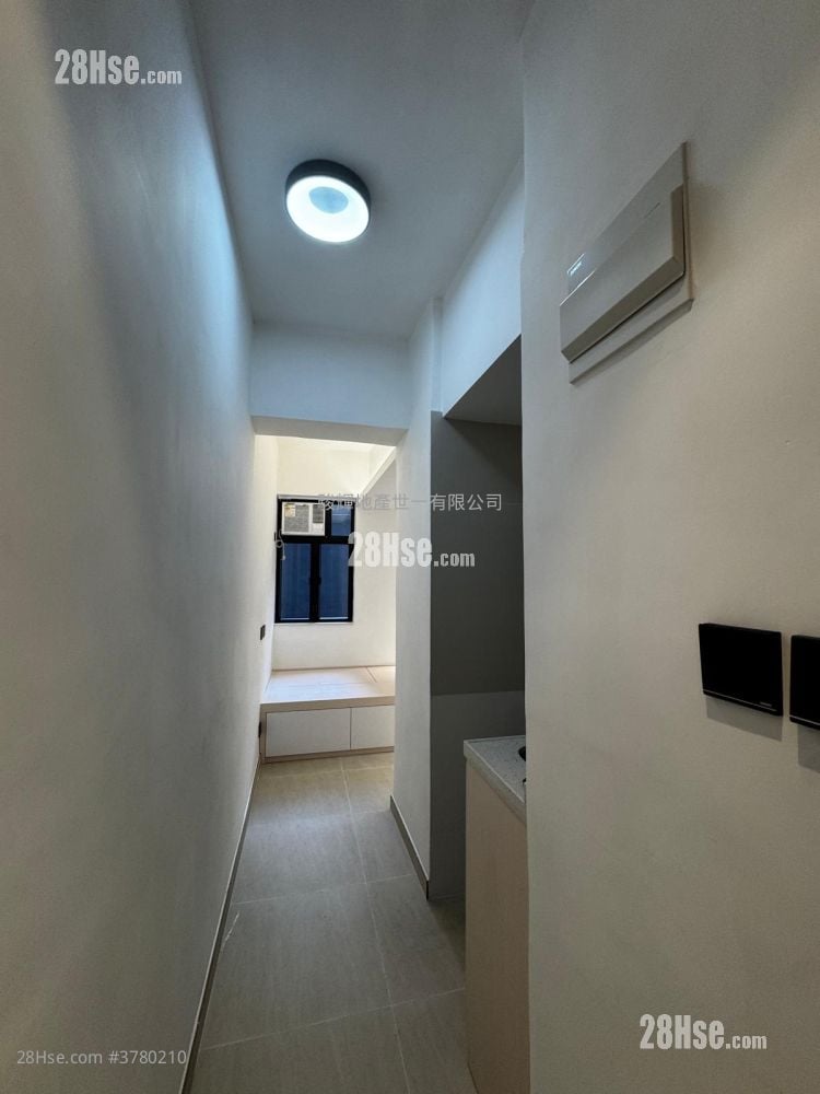 Burlington House Rental Studio , 1 Bathroom 180 ft²