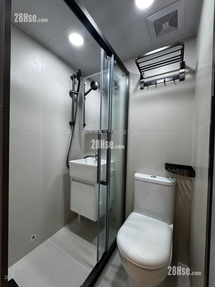 Burlington House Rental Studio , 1 Bathroom 180 ft²