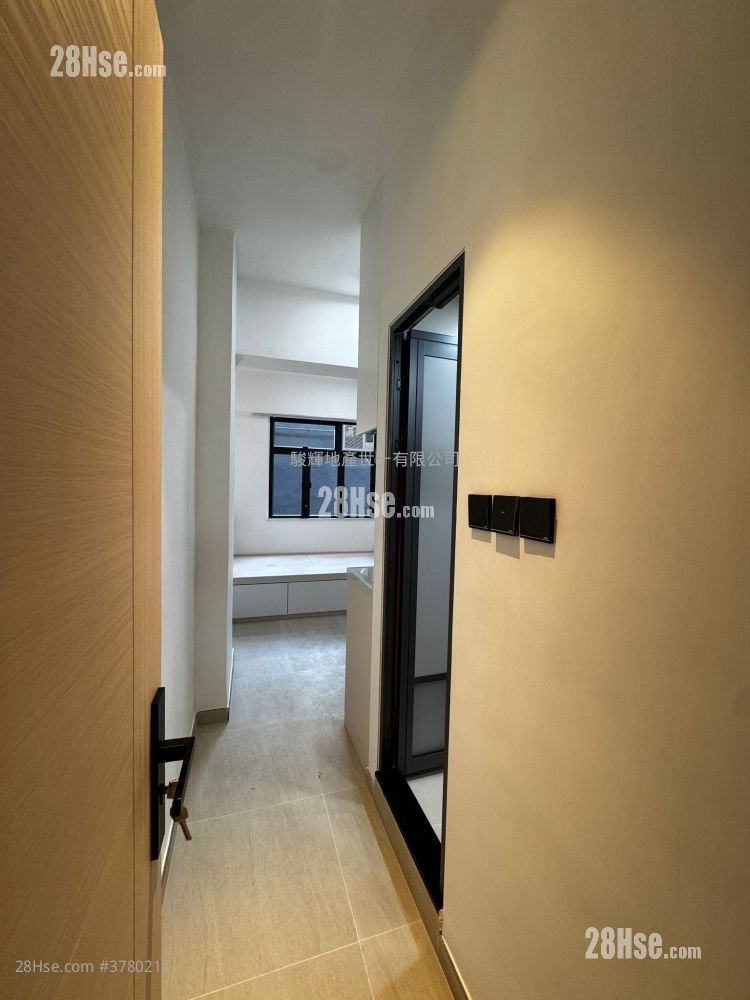 Burlington House Rental Studio , 1 Bathroom 180 ft²