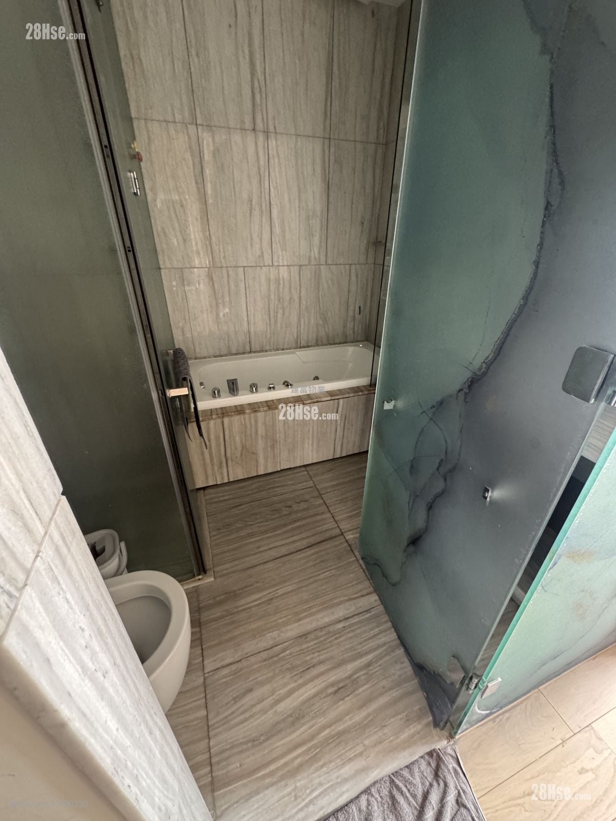 尚悦 租盘 3 房 , 3 浴室 950 平方尺