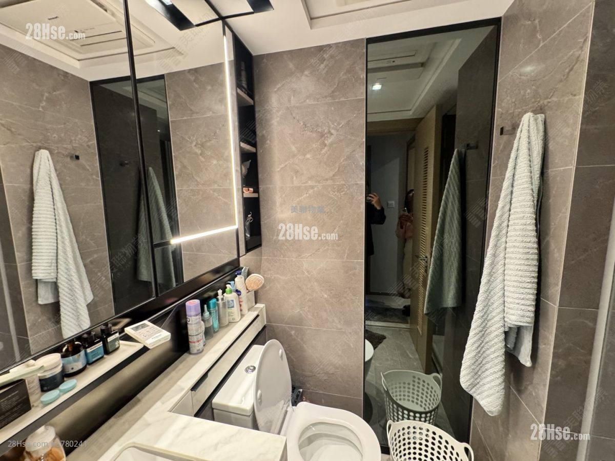 The Yoho Hub Sell 3 Bedrooms , 2 Bathrooms 537 ft²