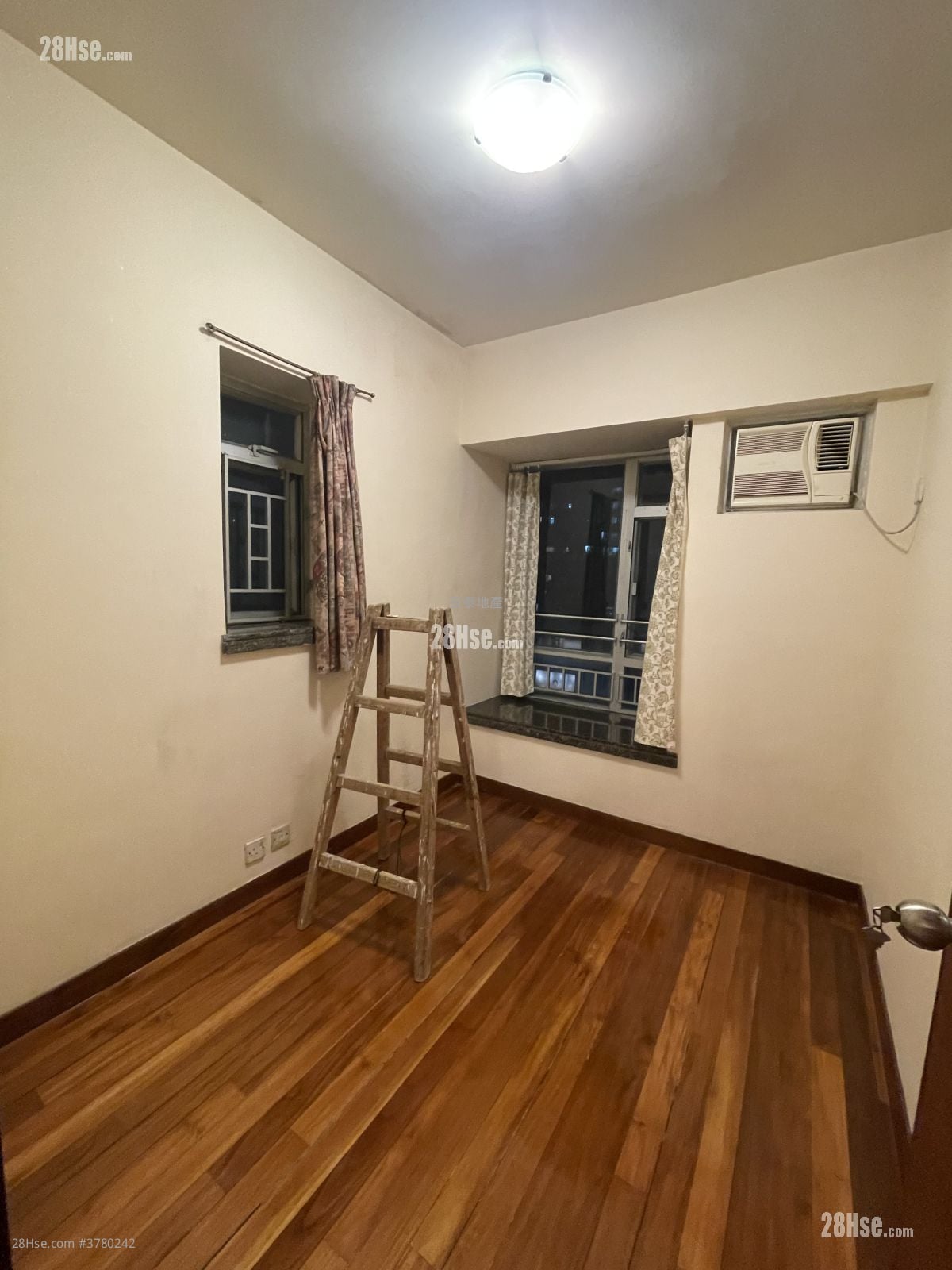 The Metro City Rental 2 Bedrooms , 1 Bathroom 364 ft²