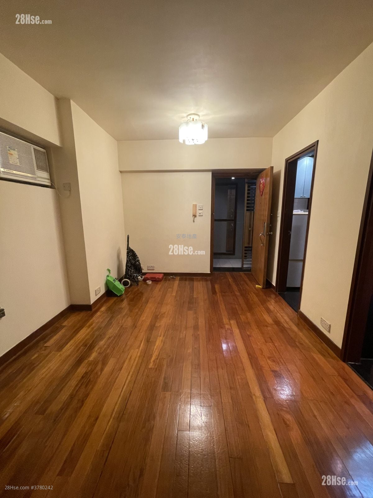The Metro City Rental 2 Bedrooms , 1 Bathroom 364 ft²