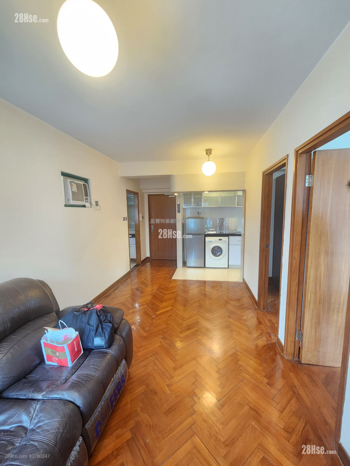 The Grandeur Rental 2 Bedrooms 391 ft²