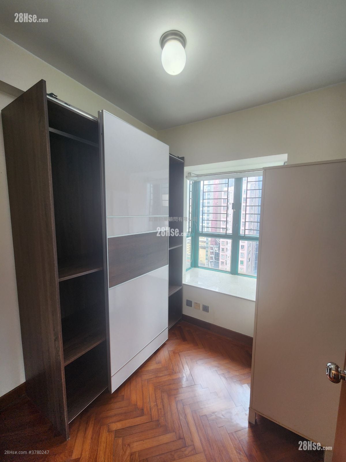 The Grandeur Rental 2 Bedrooms 391 ft²