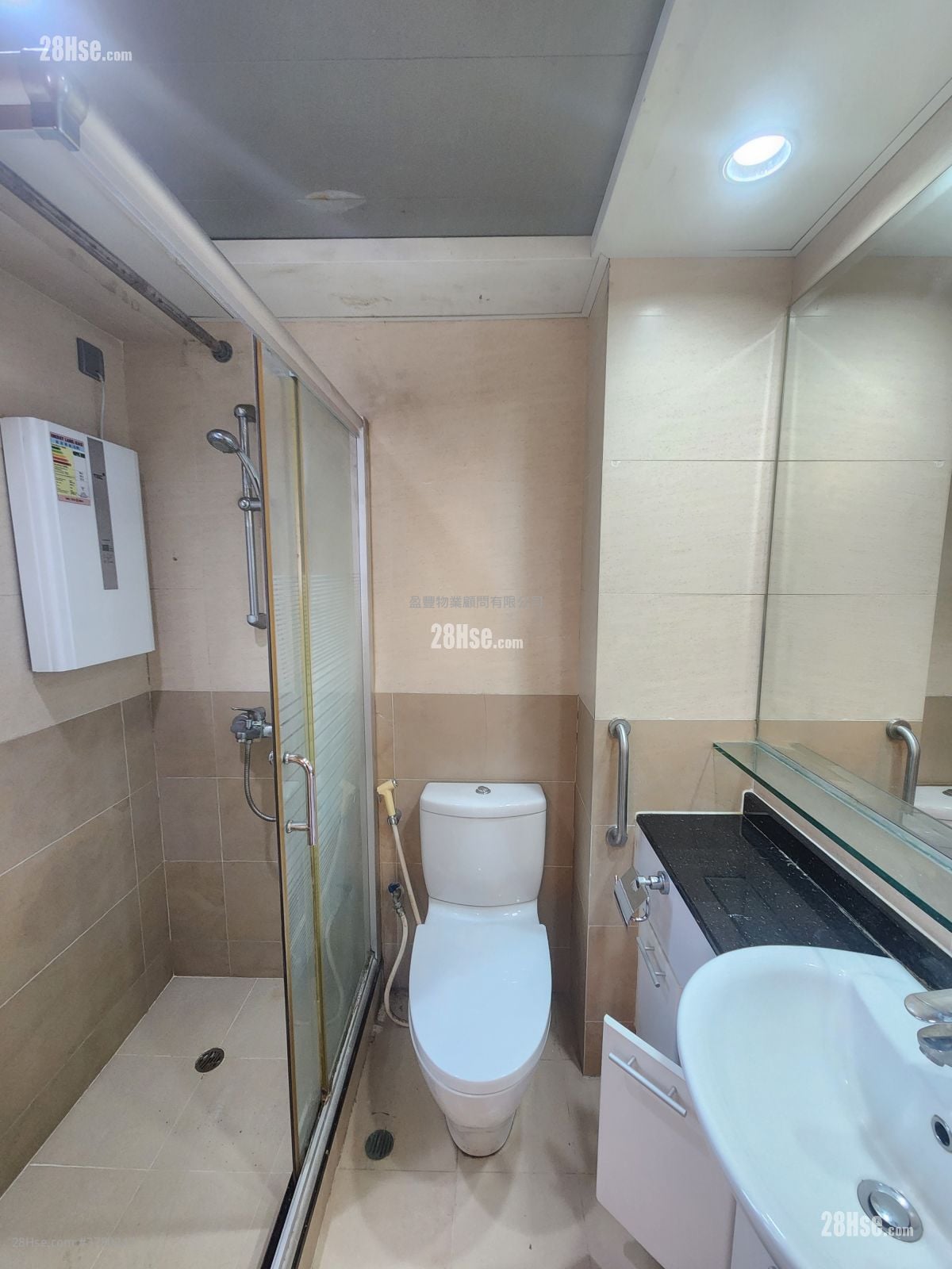 The Grandeur Rental 2 Bedrooms 391 ft²