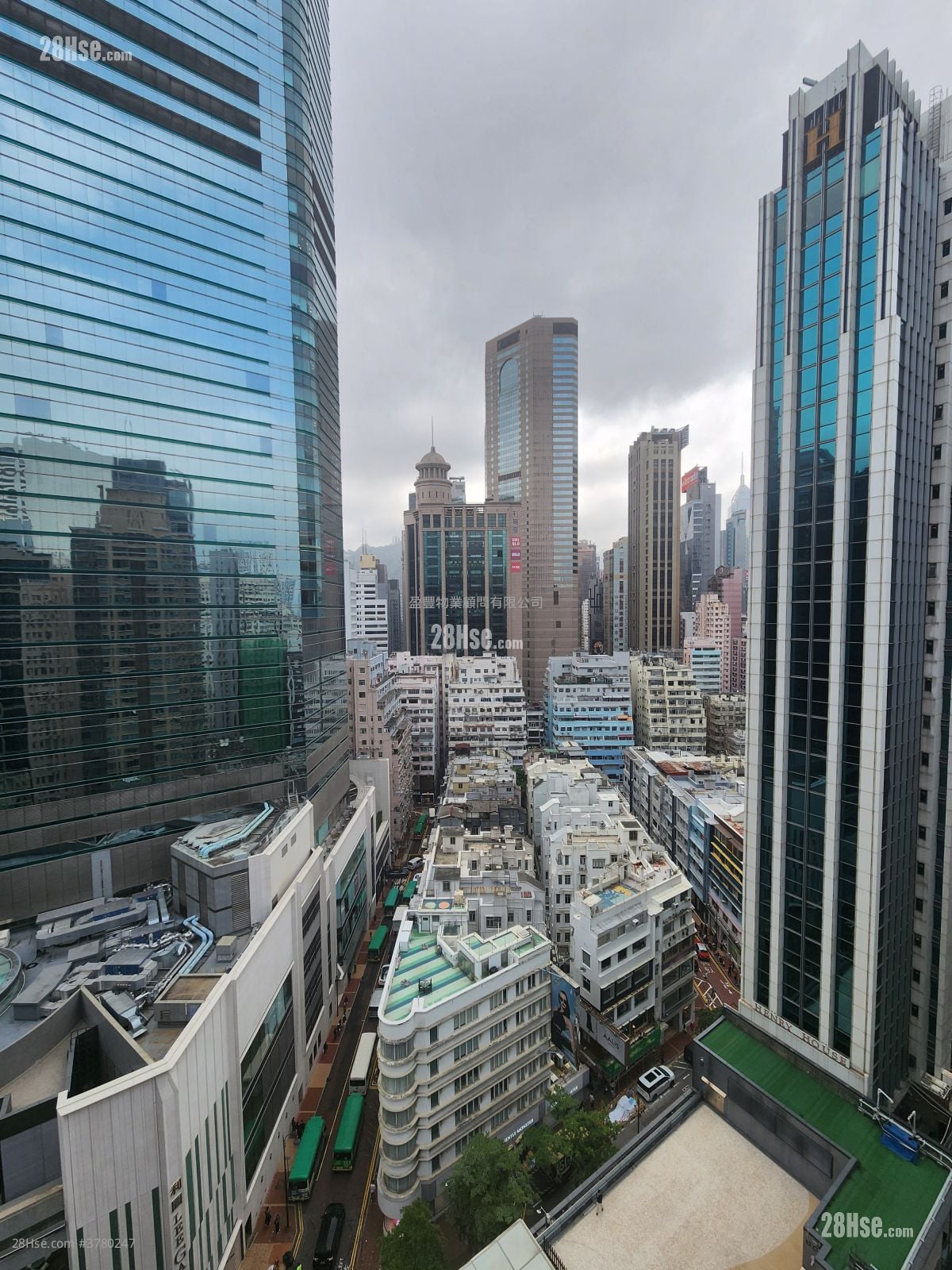 The Grandeur Rental 2 Bedrooms 391 ft²