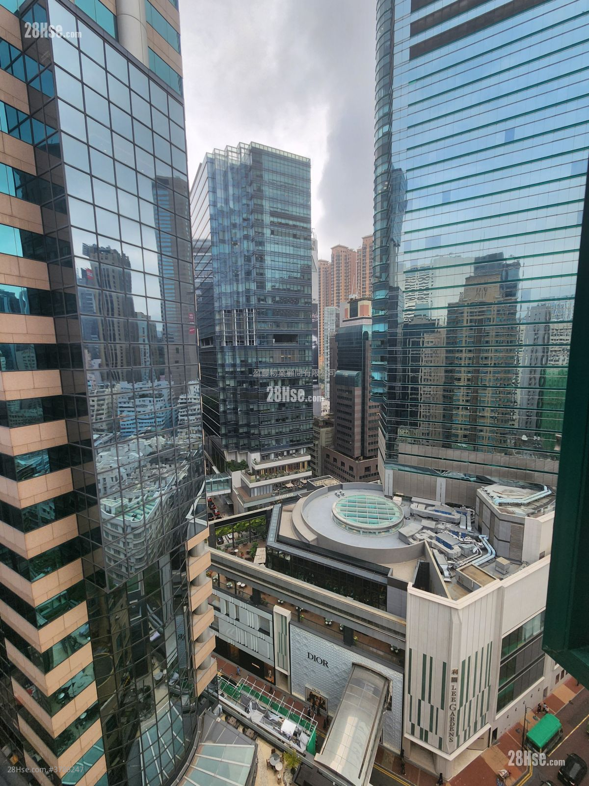 The Grandeur Rental 2 Bedrooms 391 ft²