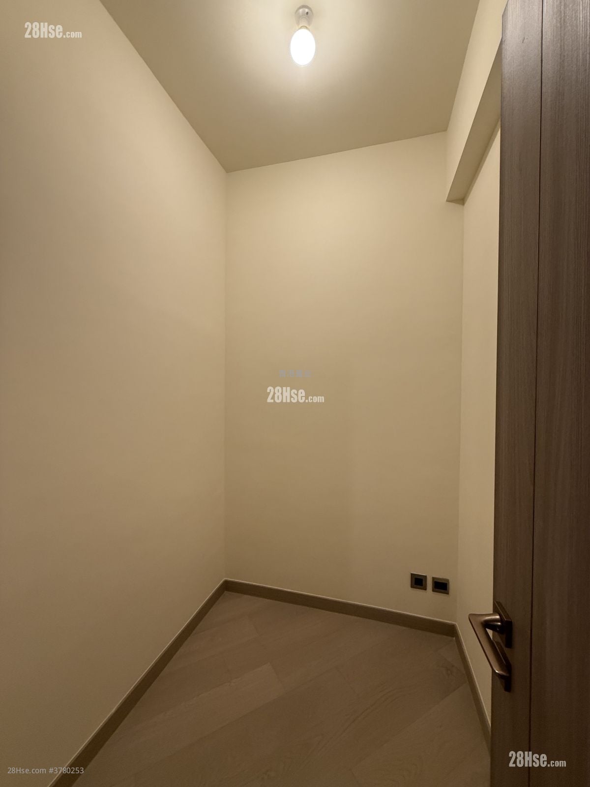 Pano Harbour Rental 4 Bedrooms , 2 Bathrooms 784 ft²