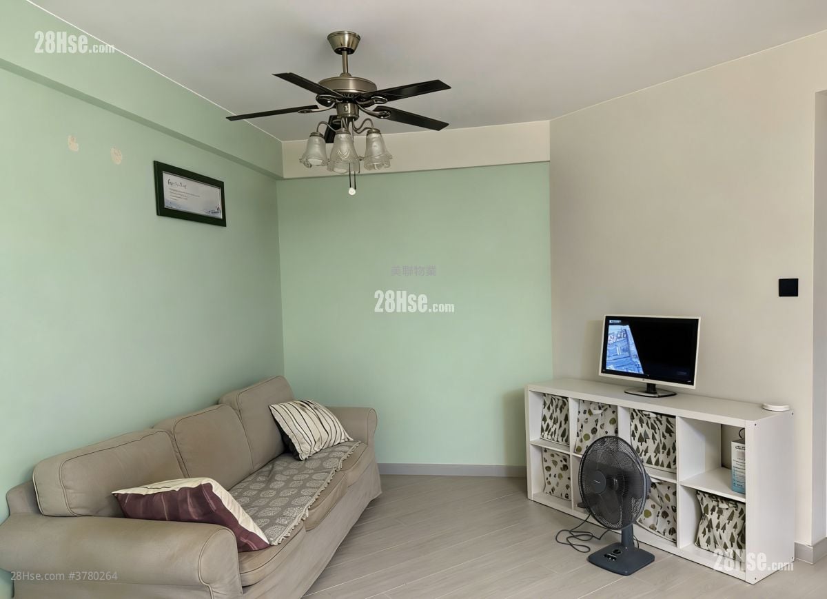 Man Lai Court Rental 3 Bedrooms , 2 Bathrooms 637 ft²