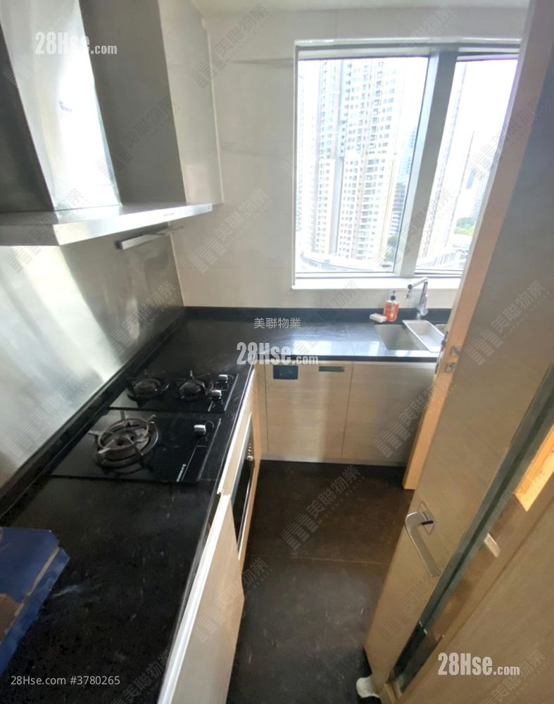 Ocean Pride Sell 3 Bedrooms , 2 Bathrooms 773 ft²