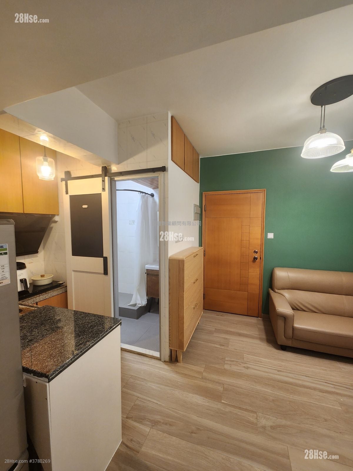 Wah To Building Rental 1 Bedroom 302 ft²