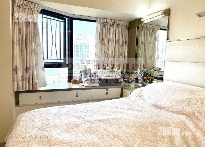 Euston Court Sell 3 Bedrooms , 2 Bathrooms 775 ft²