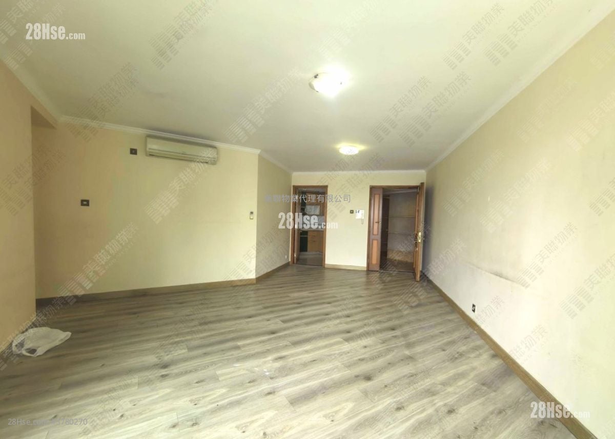 Royal Ascot Sell 3 Bedrooms 974 ft²