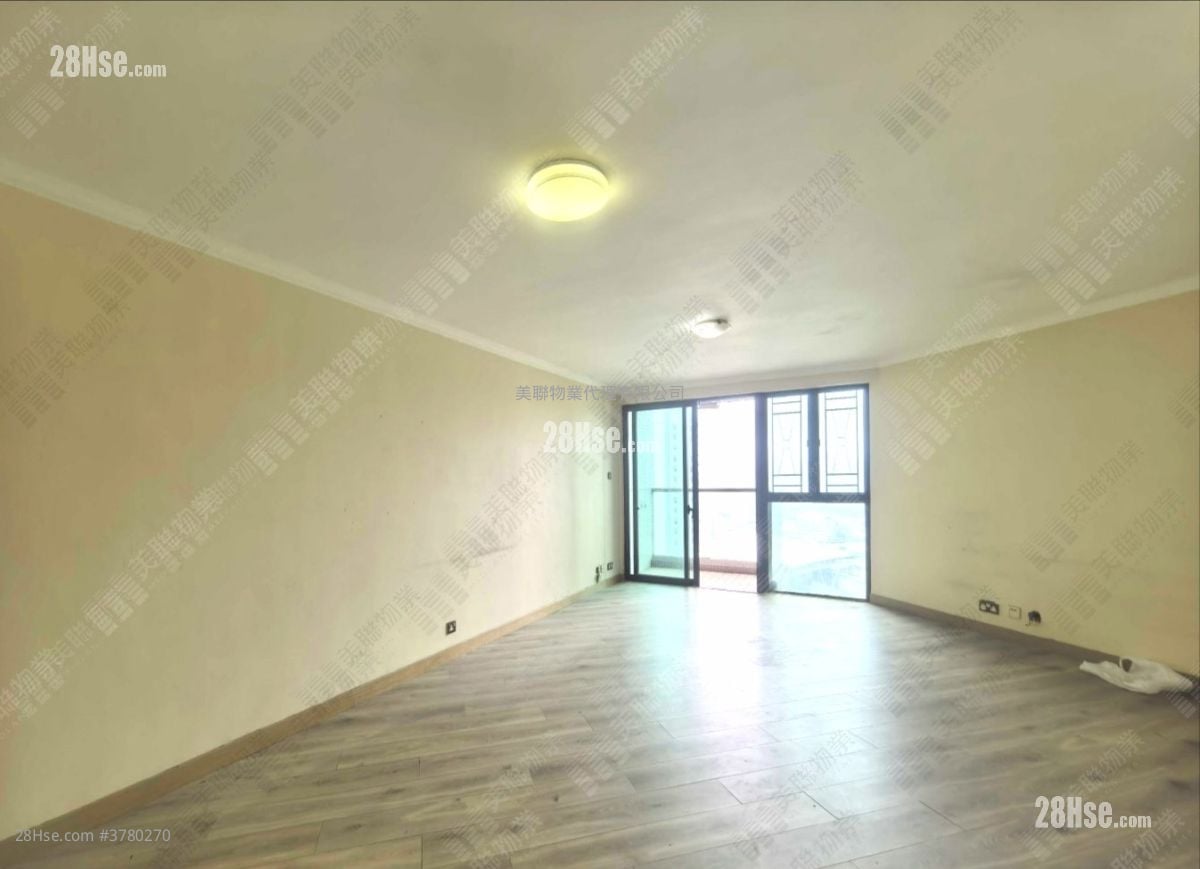 Royal Ascot Sell 3 Bedrooms 974 ft²