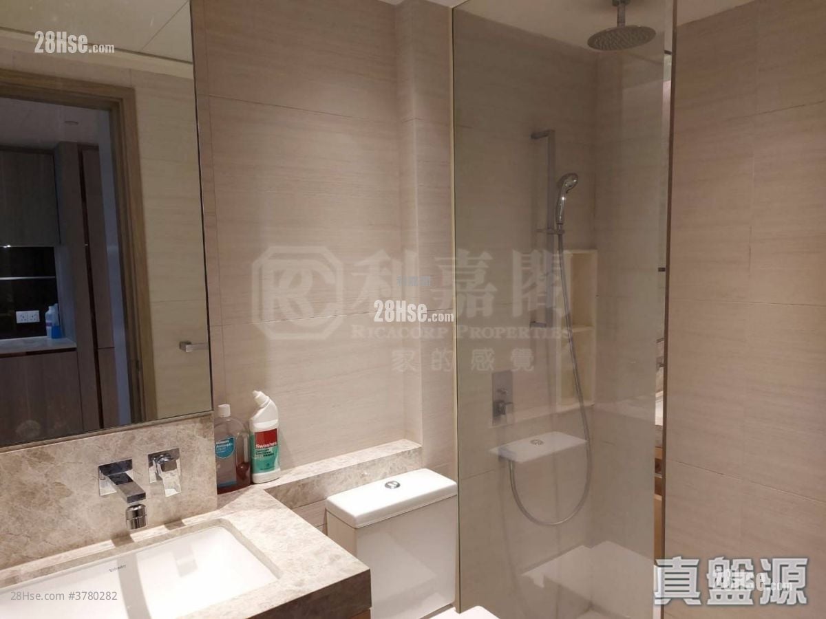 Twin Regency Sell 1 Bedroom , 1 Bathroom 373 ft²