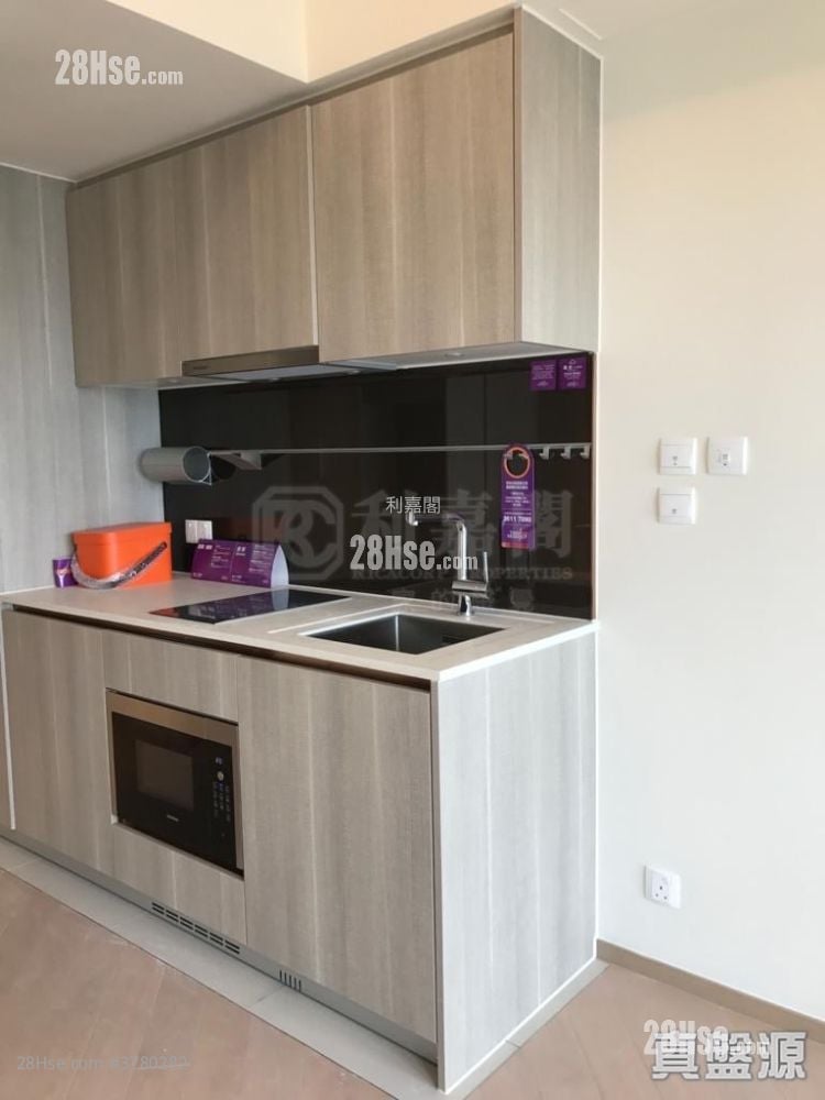 Twin Regency Sell 1 Bedroom , 1 Bathroom 373 ft²