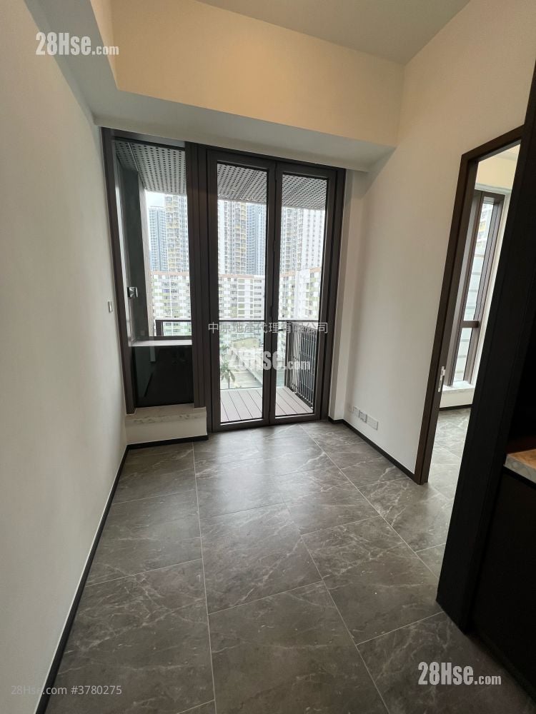 Belgravia Place Rental 3 Bedrooms , 1 Bathroom 425 ft²