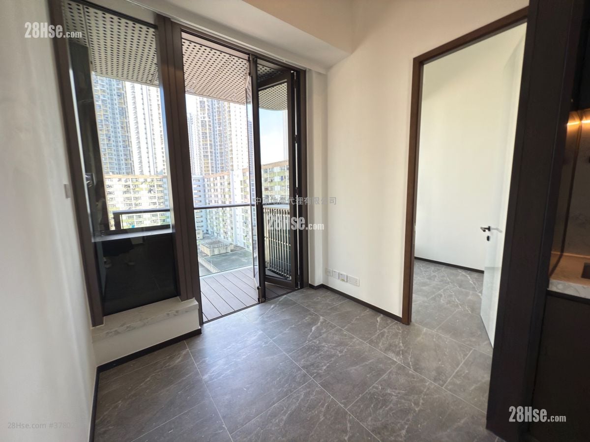 Belgravia Place Rental 3 Bedrooms , 1 Bathroom 425 ft²