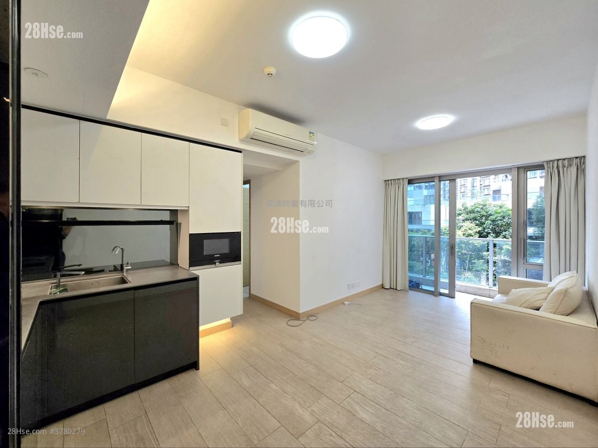 Century Link Rental 2 Bedrooms , 1 Bathroom 445 ft²