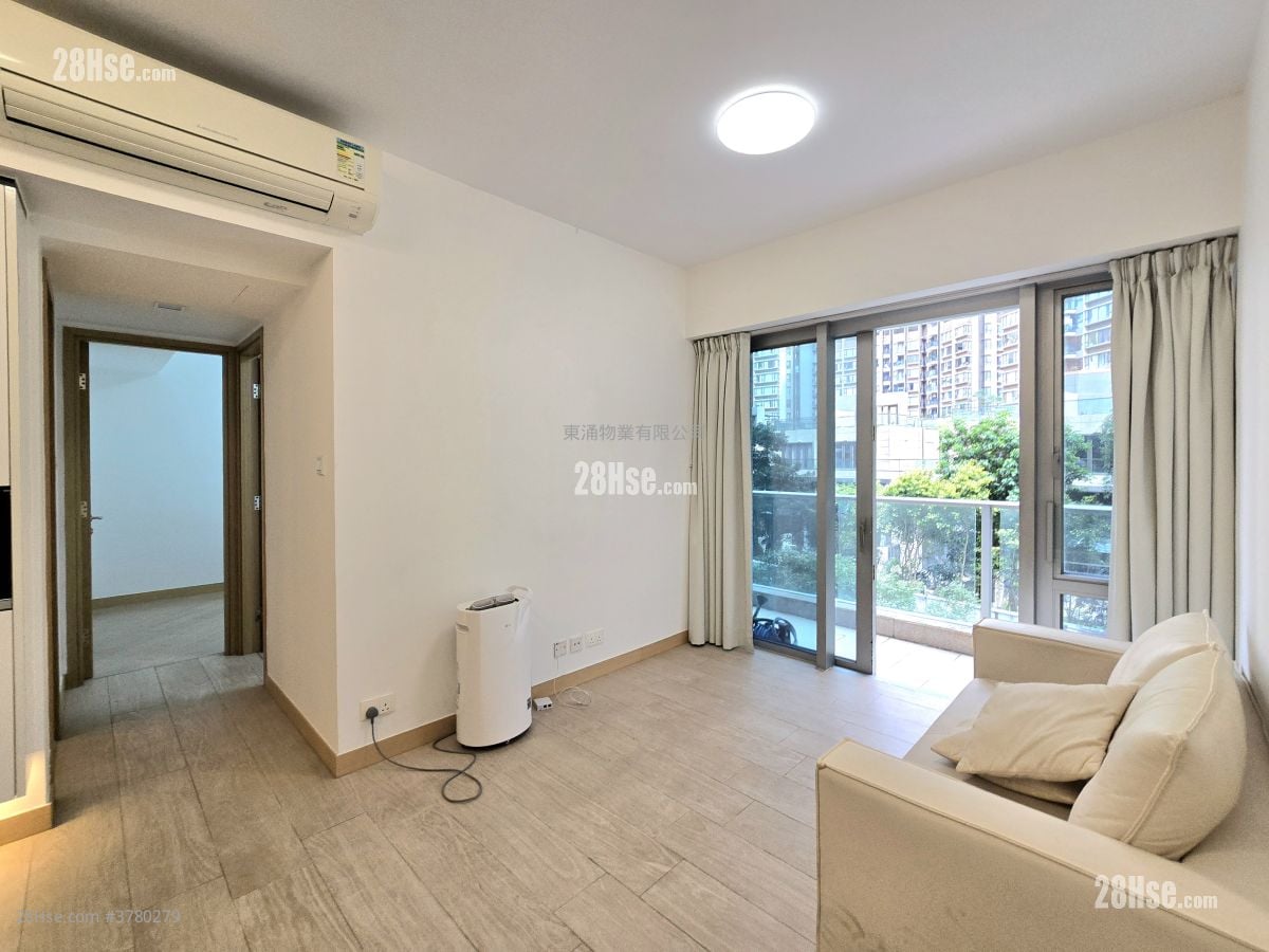 Century Link Rental 2 Bedrooms , 1 Bathroom 445 ft²