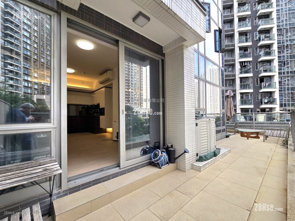 Century Link Rental 2 Bedrooms , 1 Bathroom 445 ft²