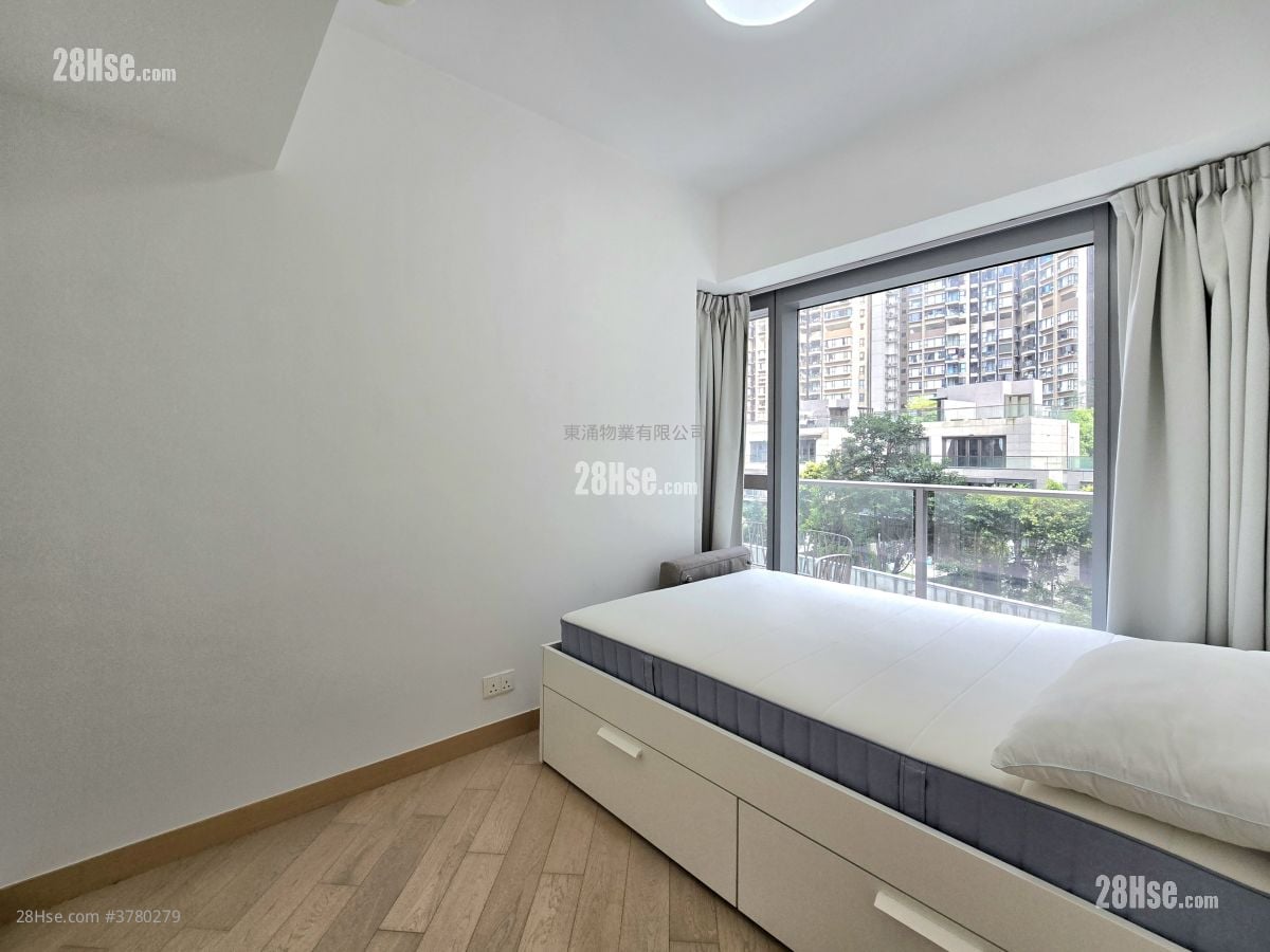 Century Link Rental 2 Bedrooms , 1 Bathroom 445 ft²