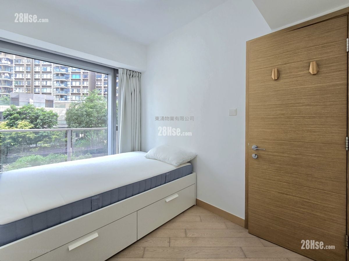 Century Link Rental 2 Bedrooms , 1 Bathroom 445 ft²