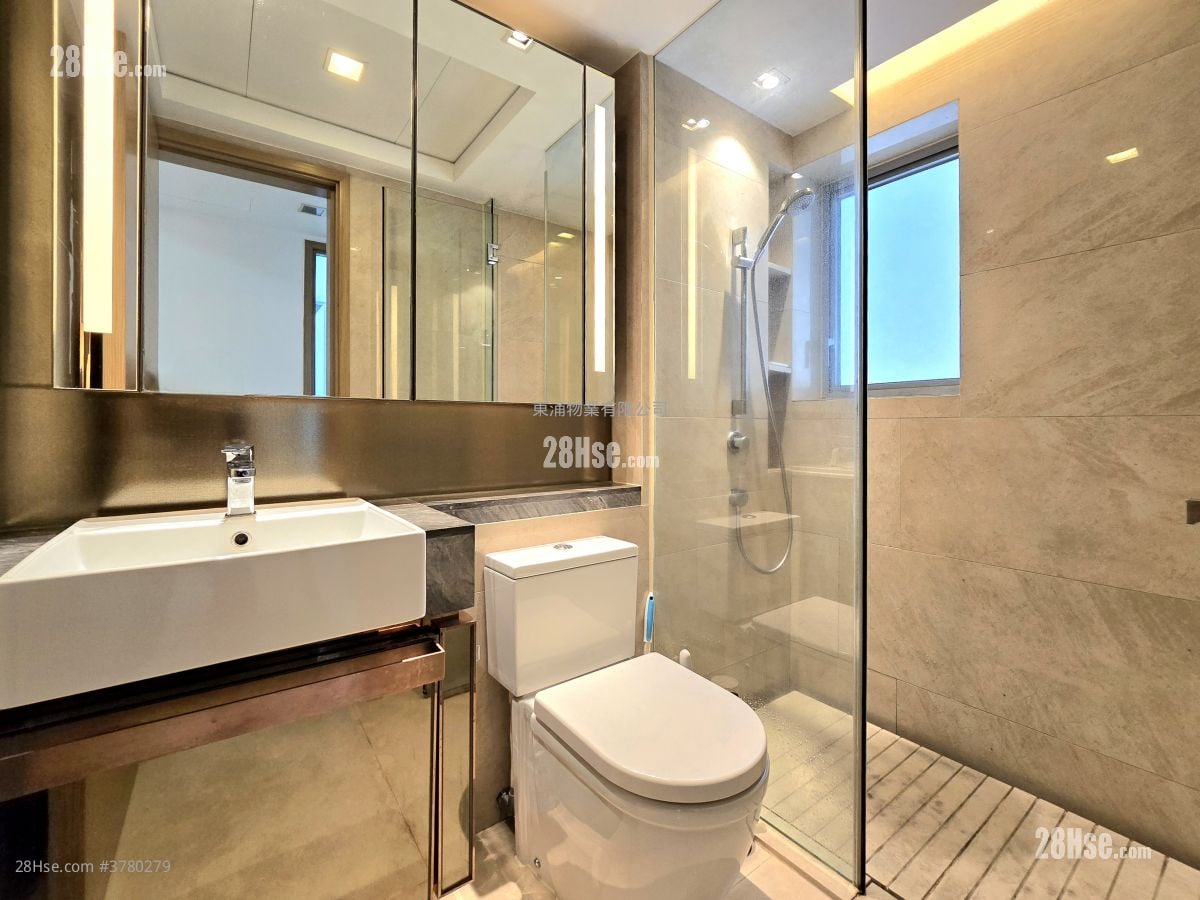 Century Link Rental 2 Bedrooms , 1 Bathroom 445 ft²