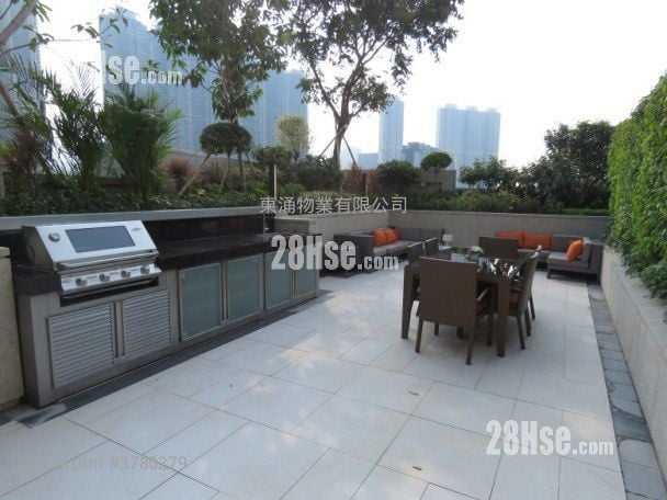 Century Link Rental 2 Bedrooms , 1 Bathroom 445 ft²