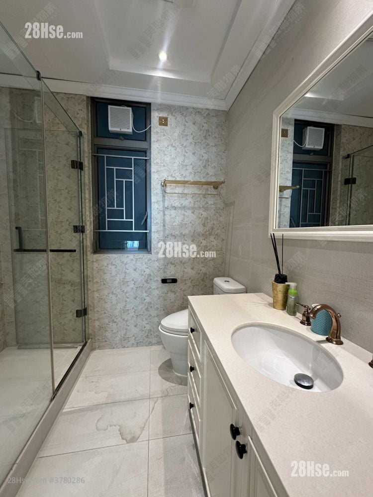 The Cairnhill Sell 2,077 ft²