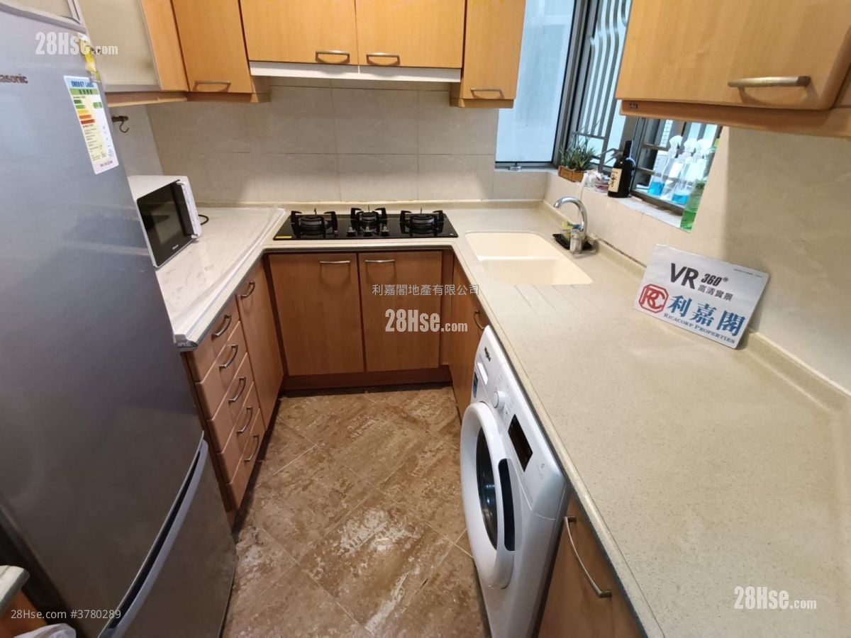 Sorrento Sell 3 Bedrooms , 2 Bathrooms 849 ft²