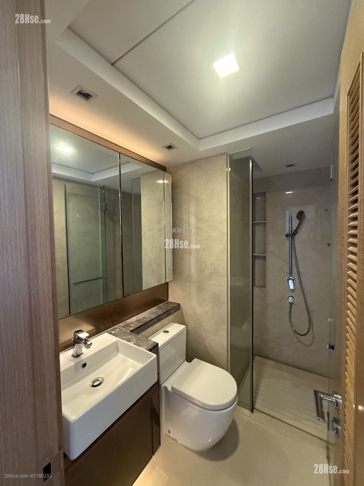 东环 租盘 3 房 , 1 浴室 483 平方尺