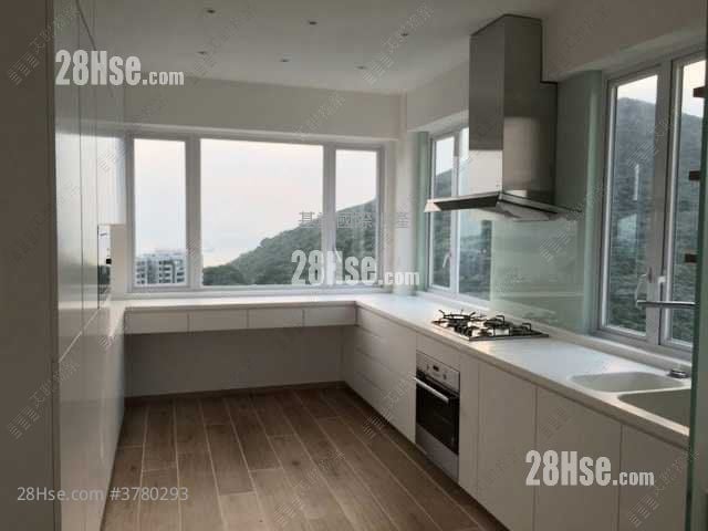 Y. Y. Mansions Rental 3 Bedrooms , 3 Bathrooms 1,313 ft²