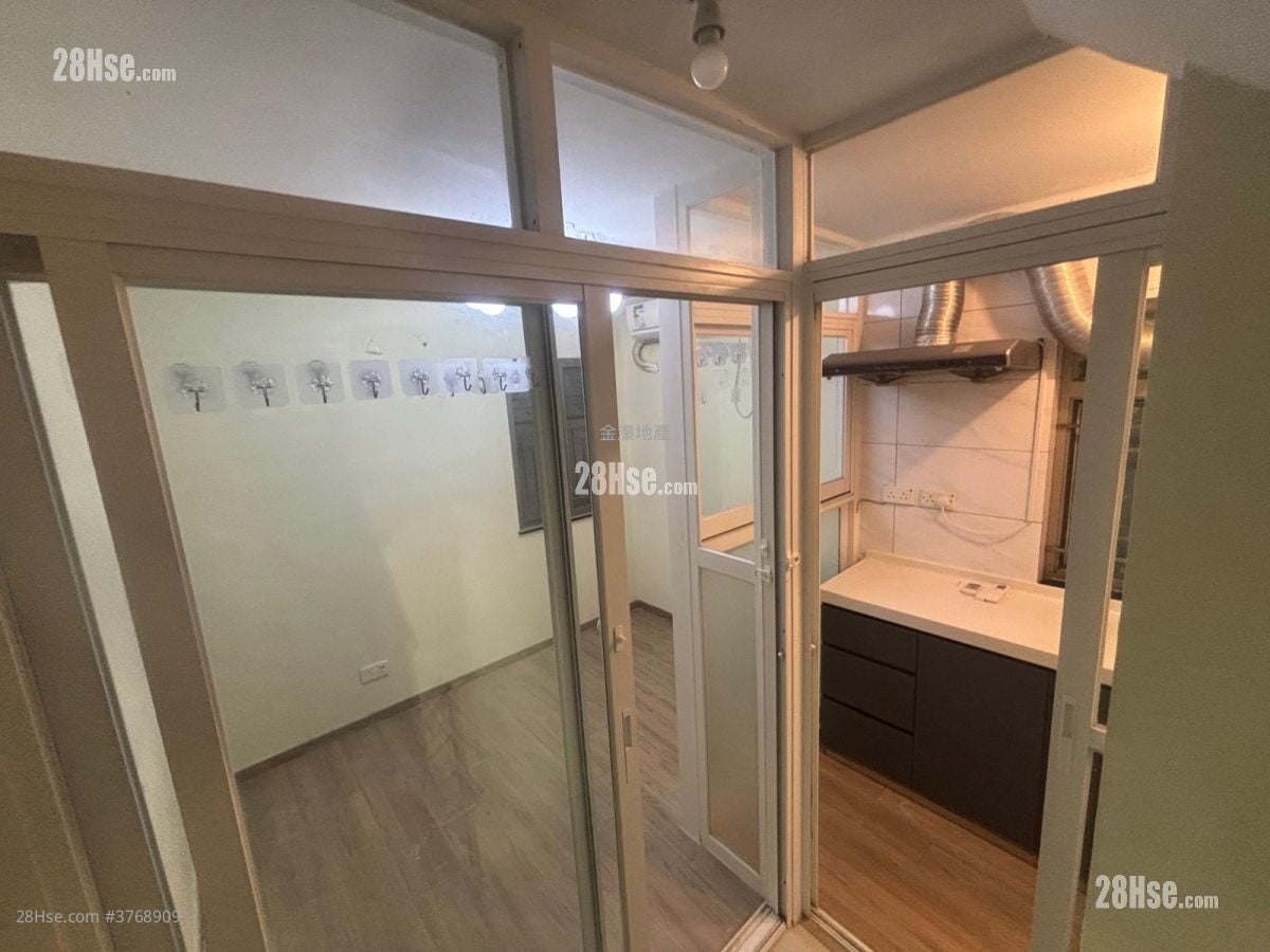 村屋 租盘 2 房 , 1 浴室 600 平方尺