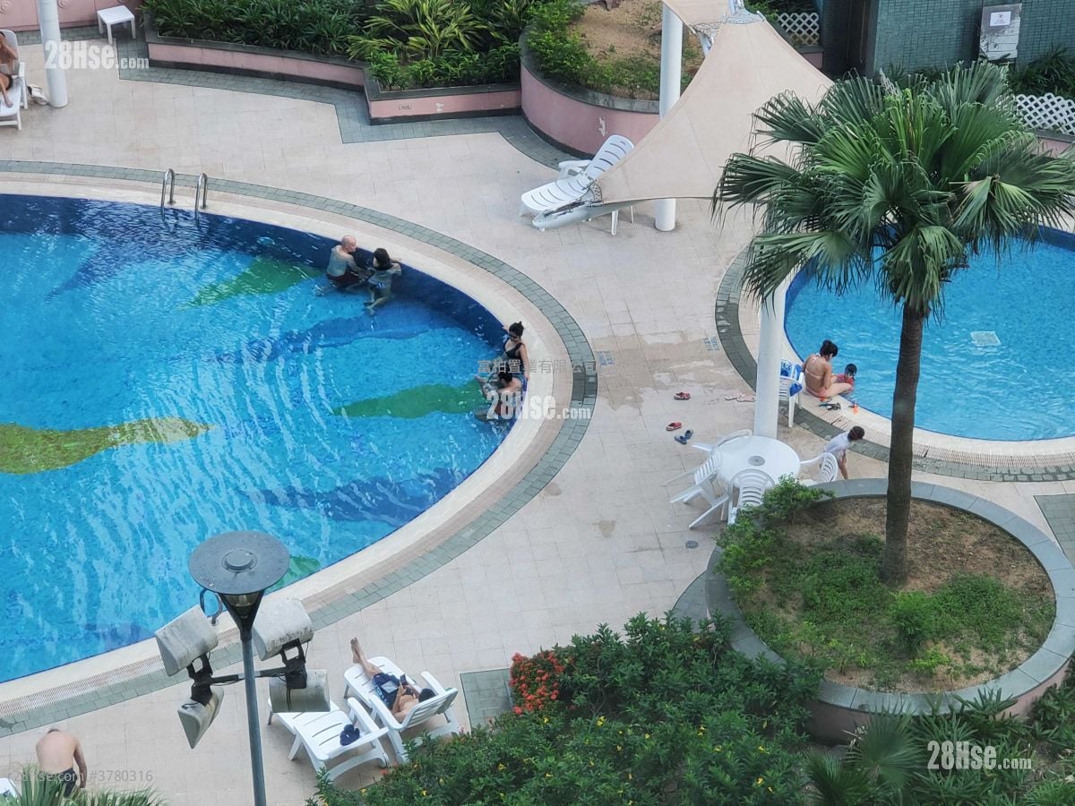 高逸华轩 售盘 3 房 , 2 浴室 714 平方尺