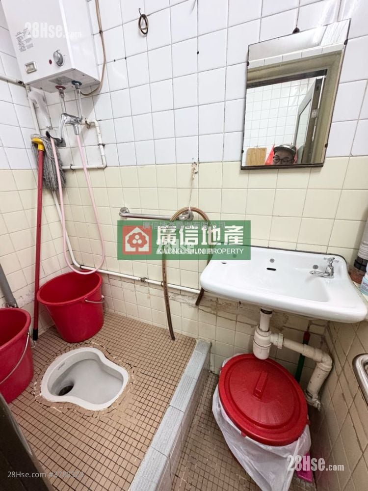 Kam Wah Building Sell 3 Bedrooms , 1 Bathroom 414 ft²