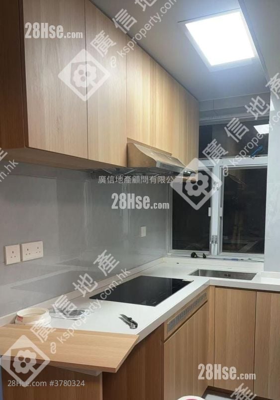 Wing Tak Building Sell 3 Bedrooms , 2 Bathrooms 550 ft²