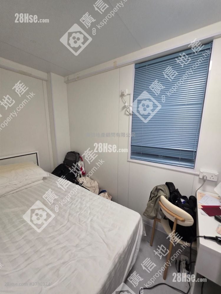 Wing Tak Building Sell 3 Bedrooms , 2 Bathrooms 550 ft²