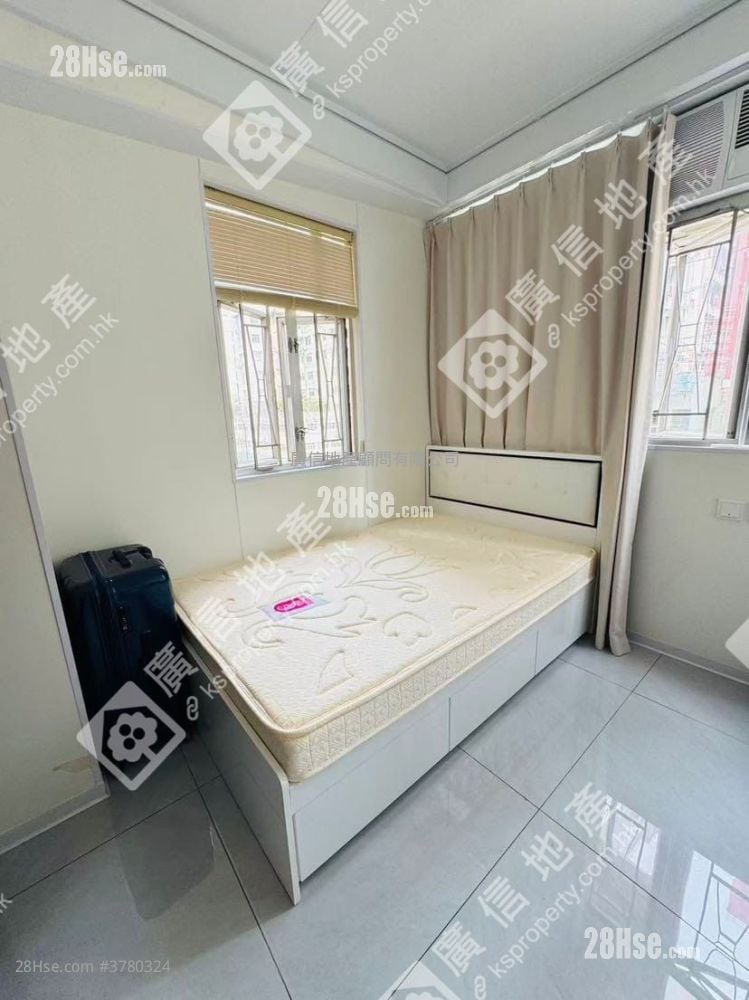 Wing Tak Building Sell 3 Bedrooms , 2 Bathrooms 550 ft²